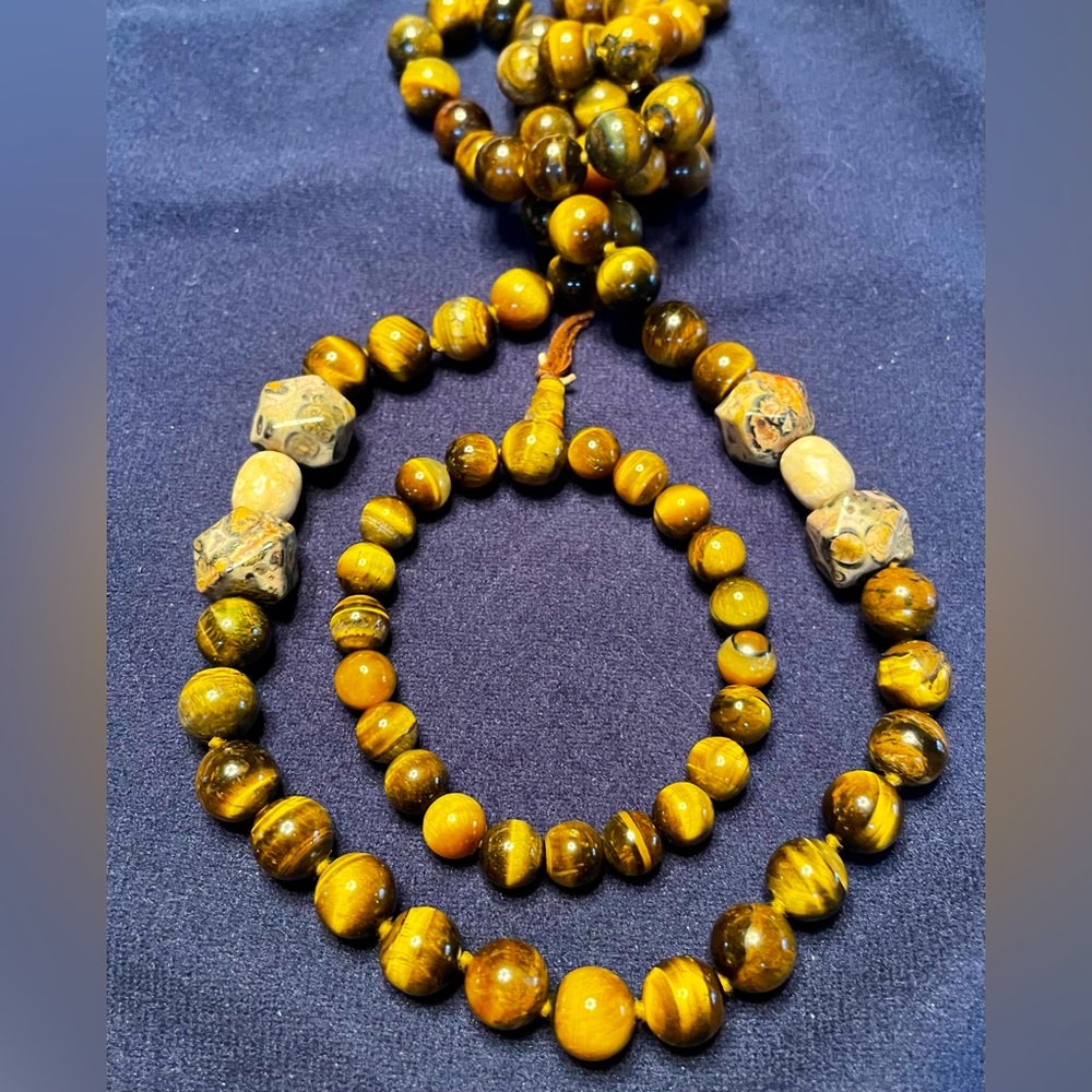 Beaded necklace with a matching bracelet